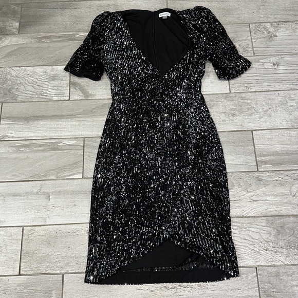Calvin Klein Dresses & Skirts - EUC Calvin Klein size 14 sequin cocktail dress